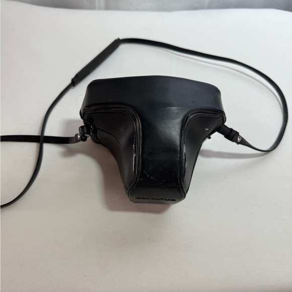 Olympus OM10 35Mm W/Zuiko Lens - Picture 12 of 15